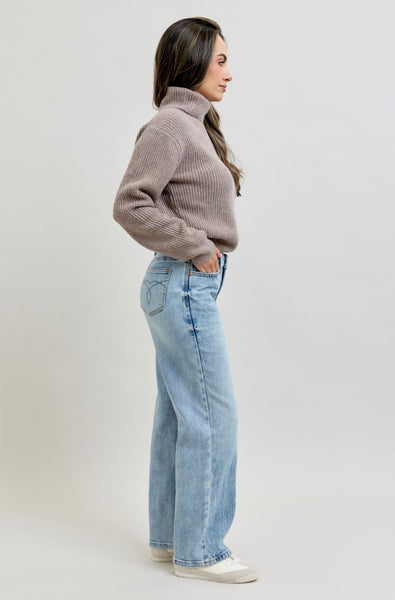 Judy Blue - Allison Mid Rise Straight Denim