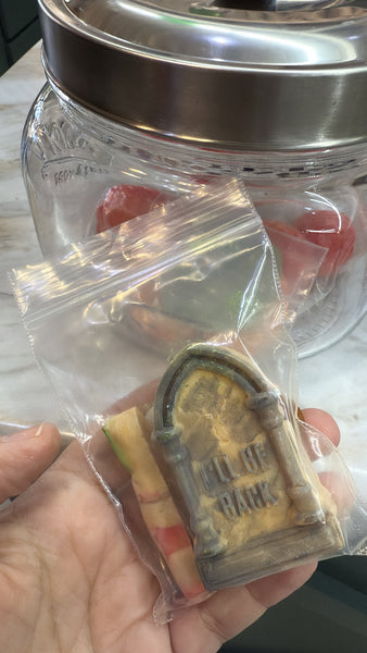 Smelly Goodness - Fingers & Gravestones Wax Melts